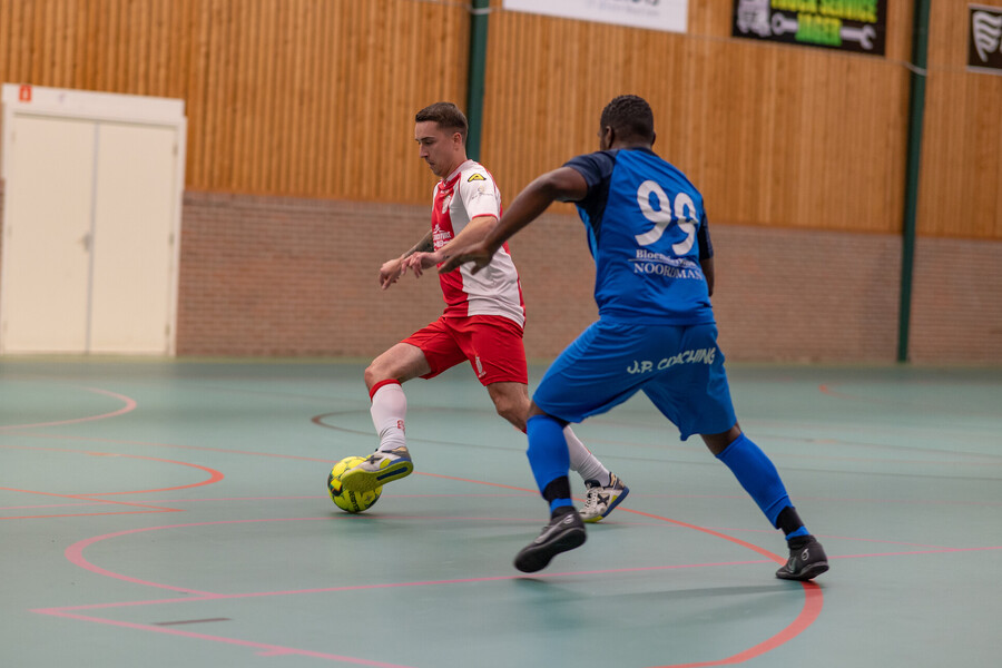 Futsal 1 stunt met spectaculaire overwinning op Ziekenhuis Amstelveen ZVV