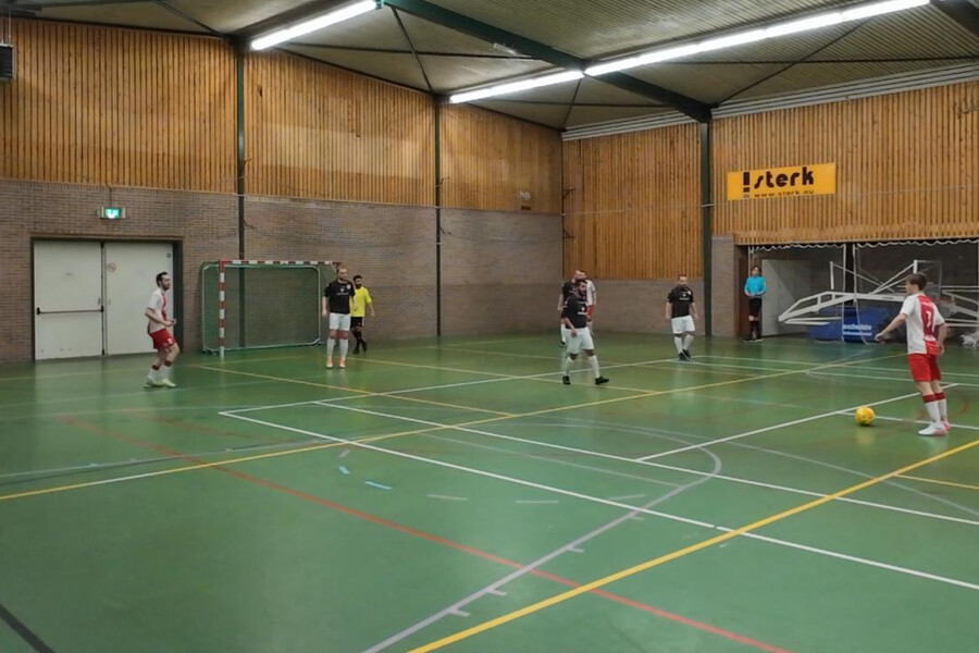 Futsal 1 tovert sporthal De Toekomst om in speeltuin tegen ZVVN 77