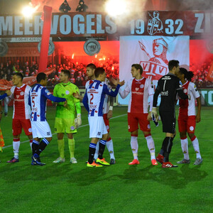 Tribuneplaatsen SV Urk en SC Heerenveen thuis